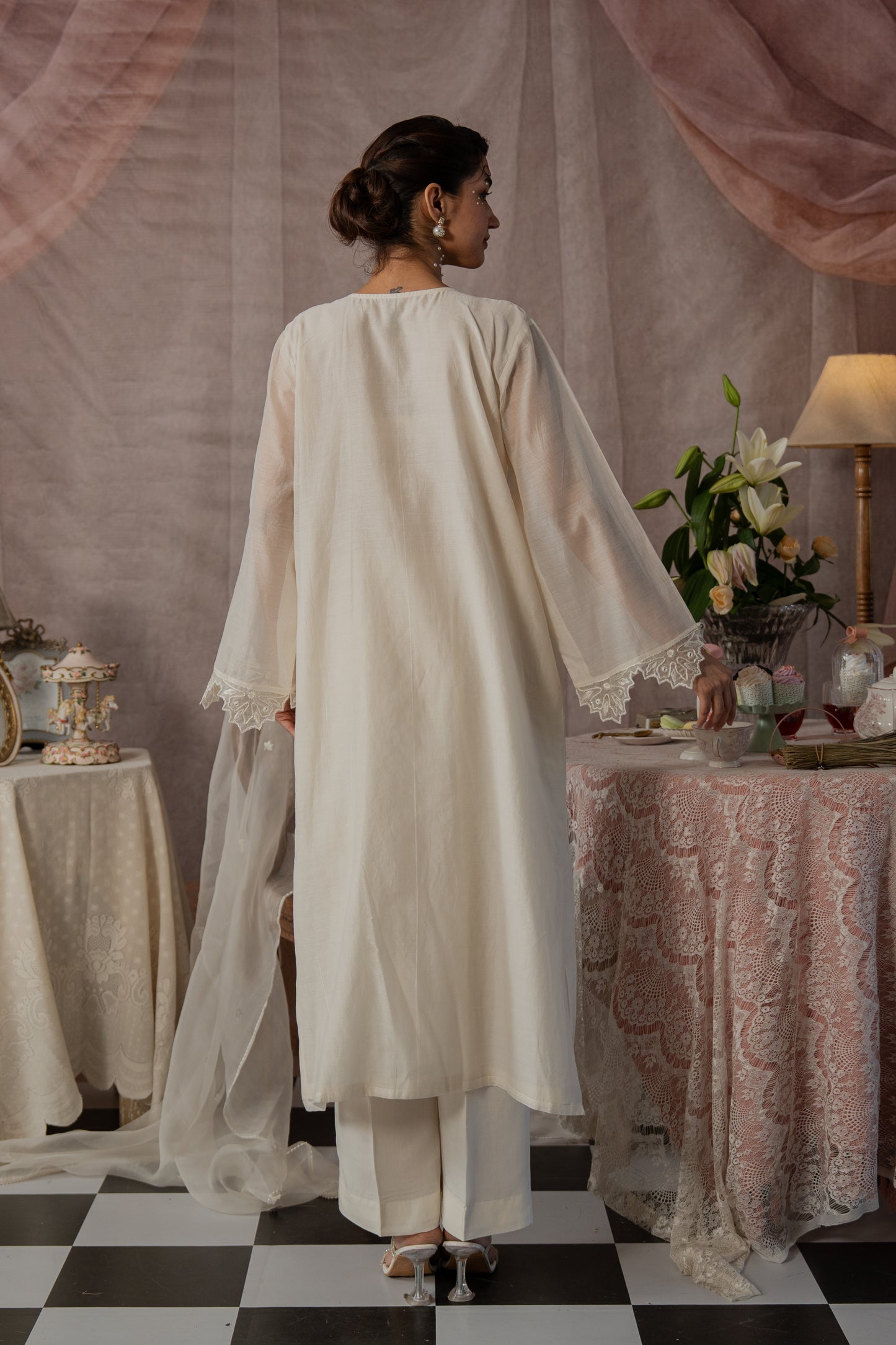 Thread Tale Kurta Set