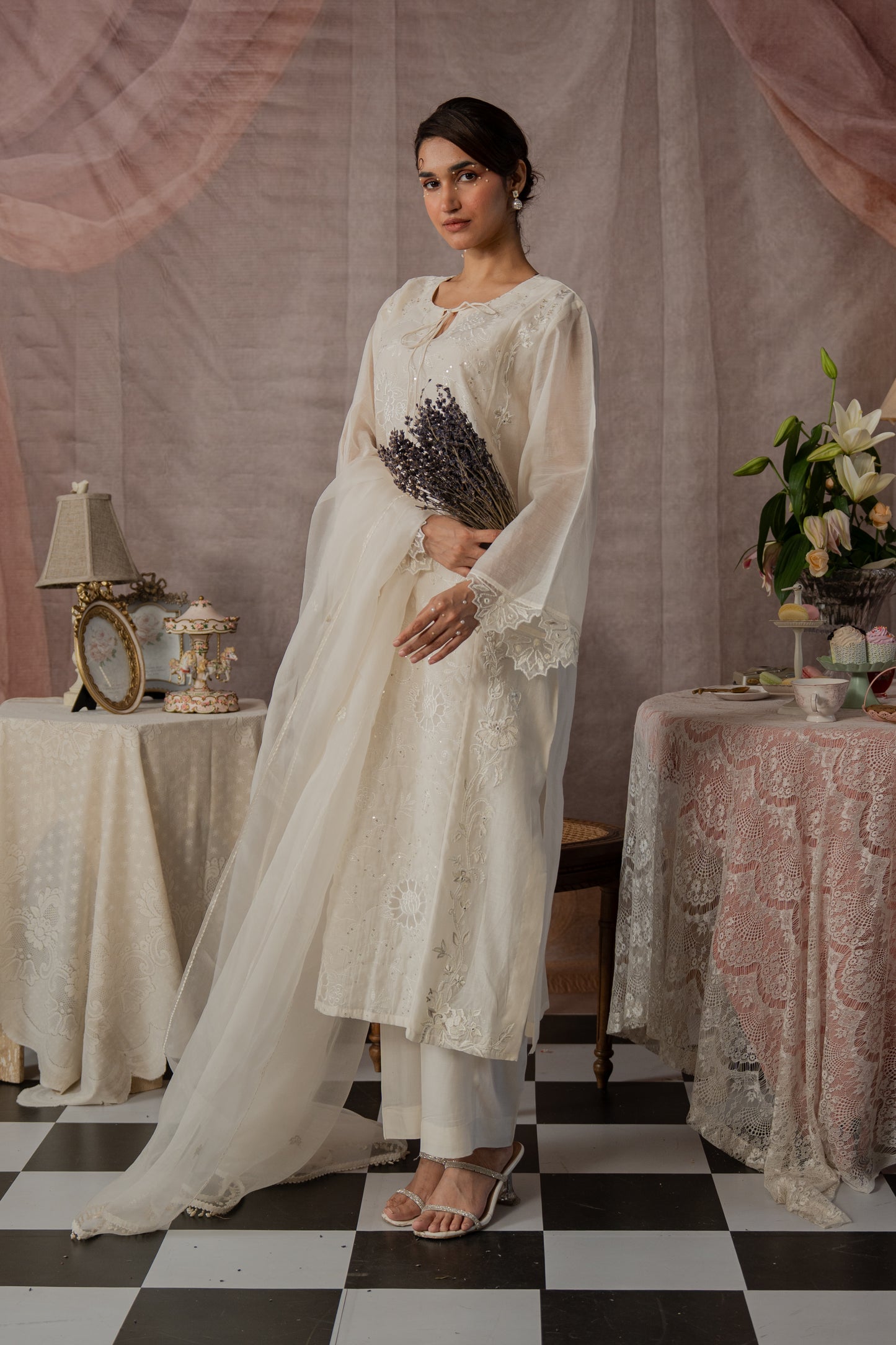 Thread Tale Kurta Set