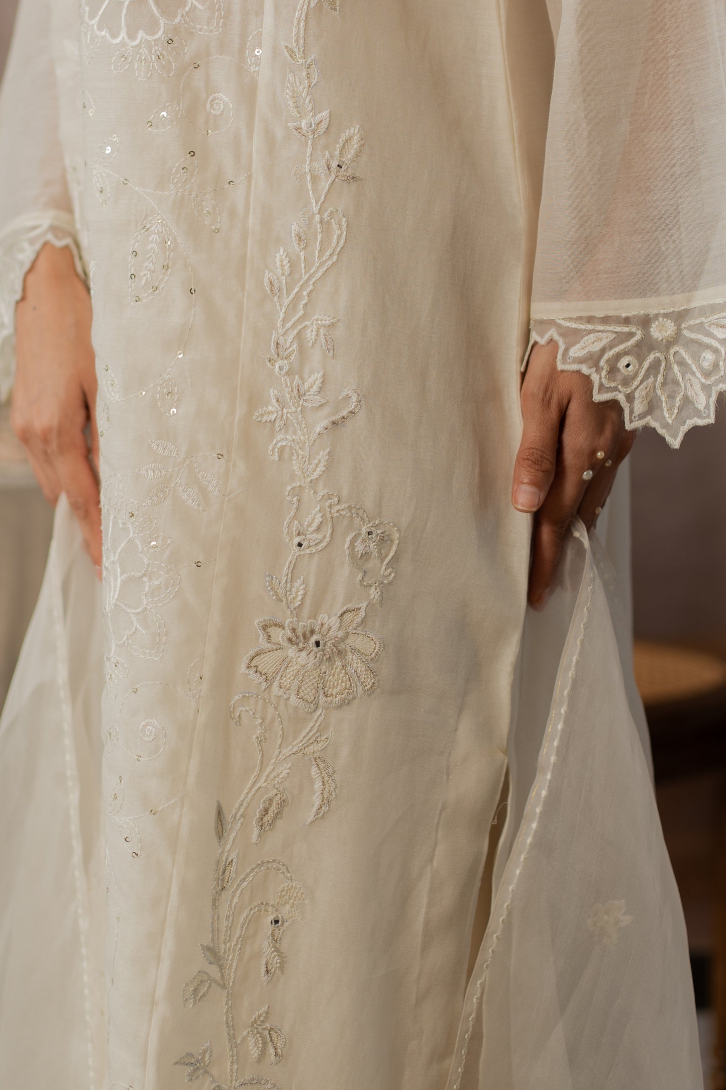 Thread Tale Kurta Set